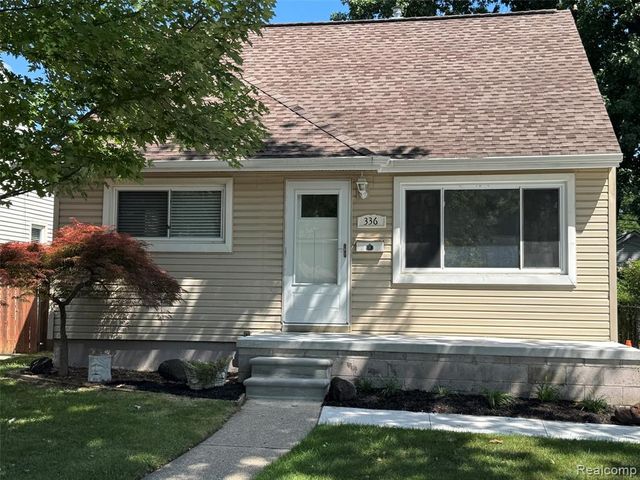 336 Chippewa Street, Commerce Twp, MI 48017