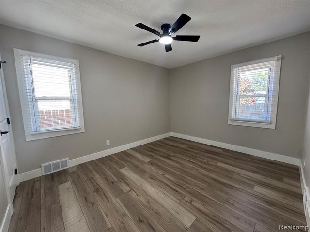 336 Chippewa Street, Commerce Twp, MI 48017