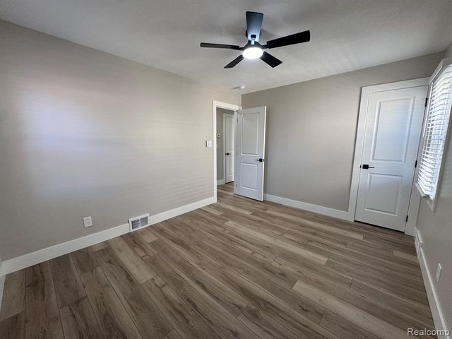 336 Chippewa Street, Commerce Twp, MI 48017