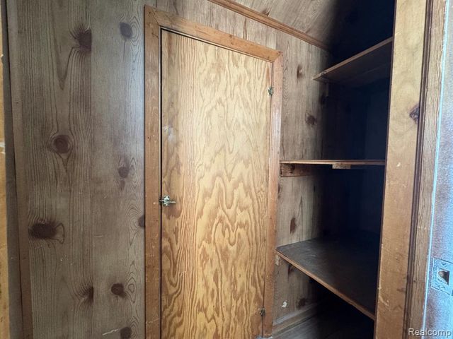 336 Chippewa Street, Commerce Twp, MI 48017