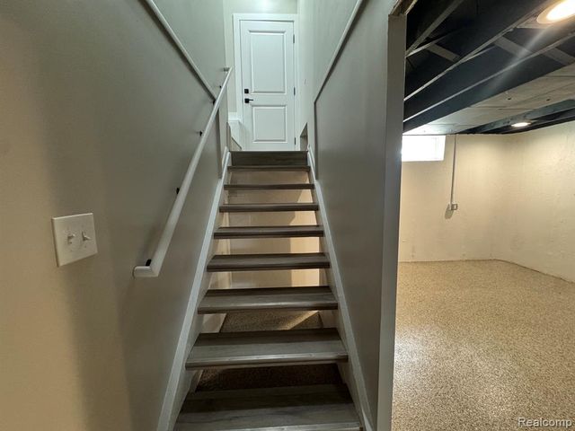 336 Chippewa Street, Commerce Twp, MI 48017