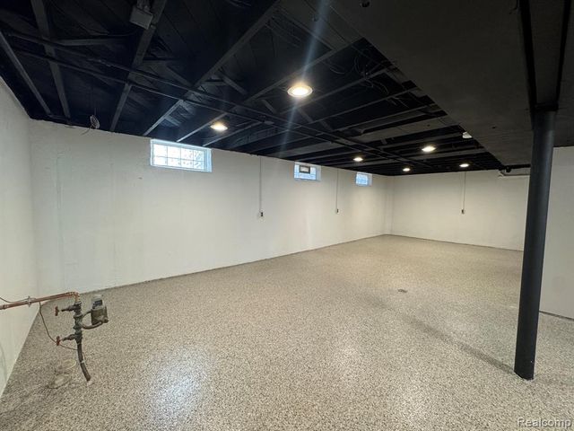 336 Chippewa Street, Commerce Twp, MI 48017