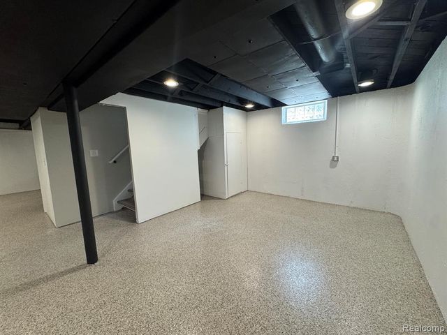 336 Chippewa Street, Commerce Twp, MI 48017