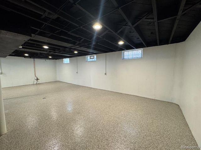 336 Chippewa Street, Commerce Twp, MI 48017