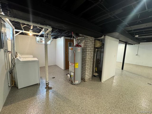 336 Chippewa Street, Commerce Twp, MI 48017
