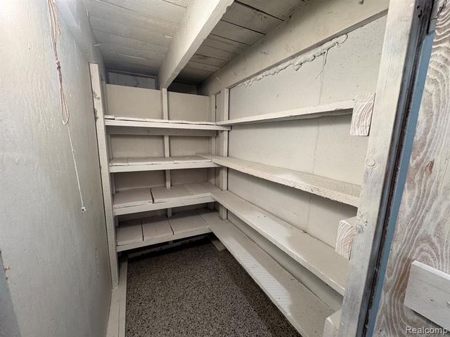 336 Chippewa Street, Commerce Twp, MI 48017