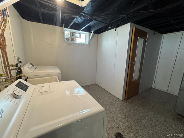 336 Chippewa Street, Commerce Twp, MI 48017