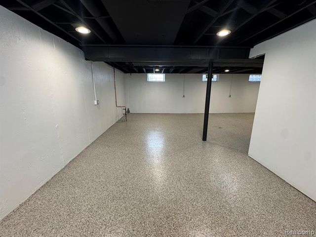 336 Chippewa Street, Commerce Twp, MI 48017