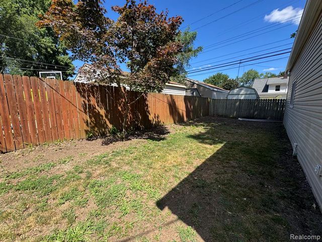 336 Chippewa Street, Commerce Twp, MI 48017