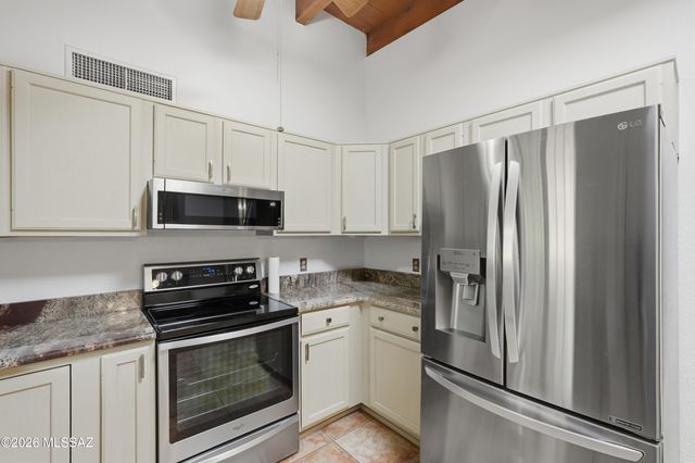 200 W Greer Lane, Tucson, AZ 85704