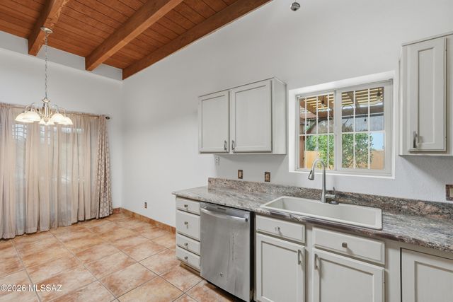 200 W Greer Lane, Tucson, AZ 85704