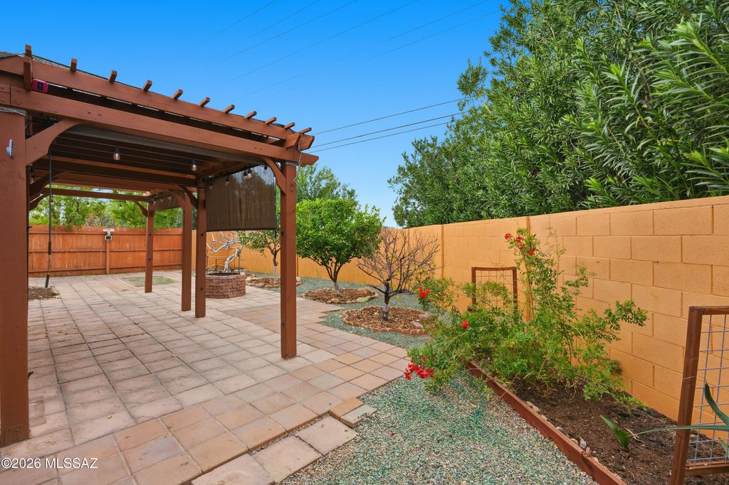 200 W Greer Lane, Tucson, AZ 85704