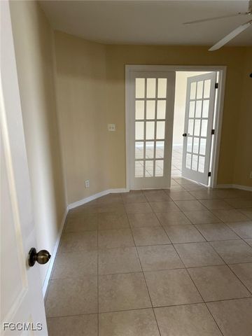 1401 N Gator CIR, Cape Coral, FL 33909