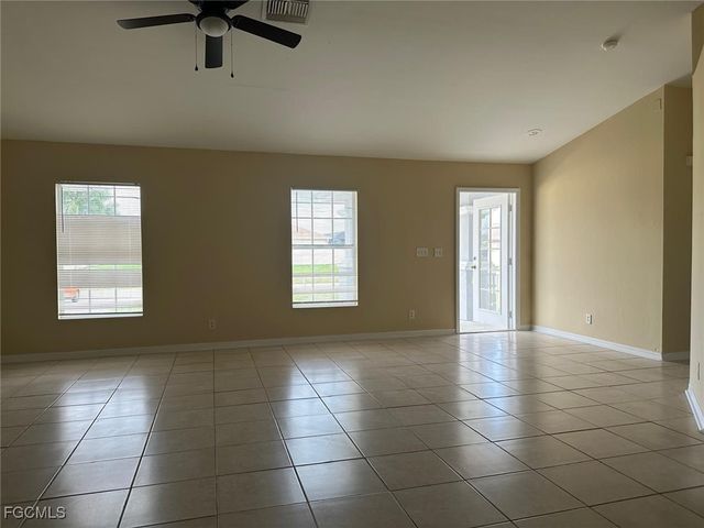 1401 N Gator CIR, Cape Coral, FL 33909
