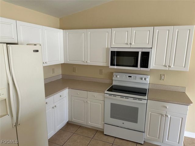 1401 N Gator CIR, Cape Coral, FL 33909