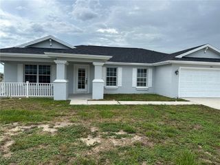 1401 N Gator CIR, Cape Coral, FL 33909