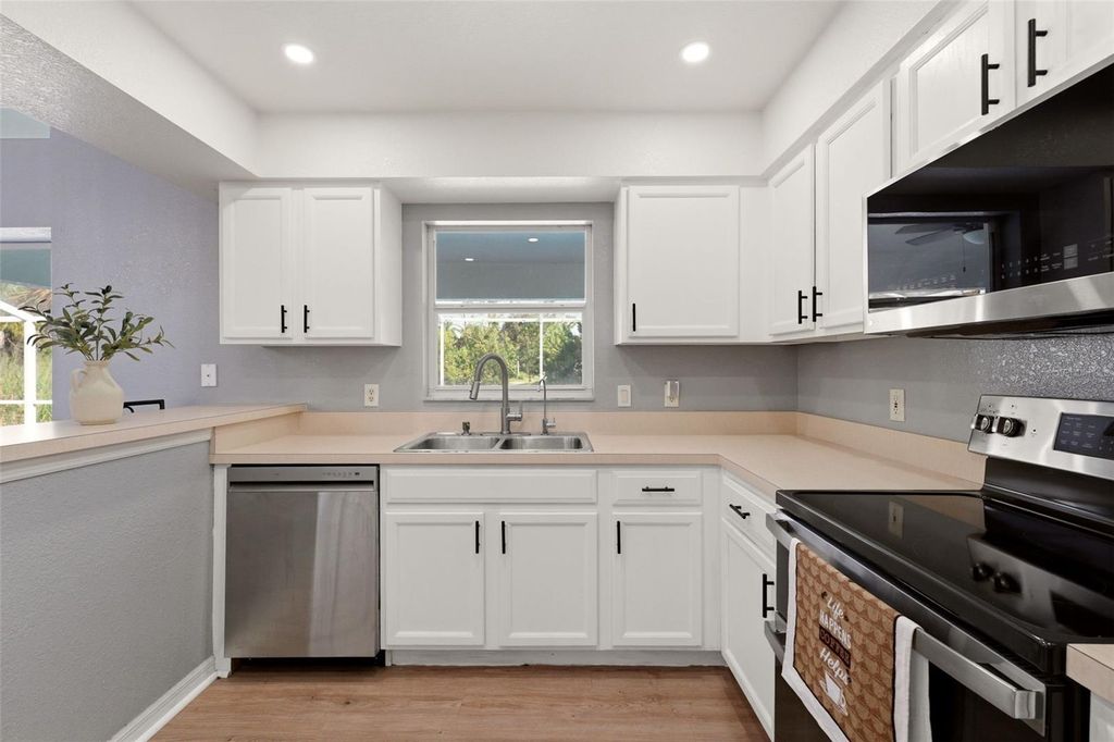 Image 26 of property listing at 4543 OAKLEY ROAD, North Port, FL 34288