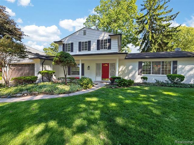 16240 Forestview Drive, Clinton Township, MI 48036