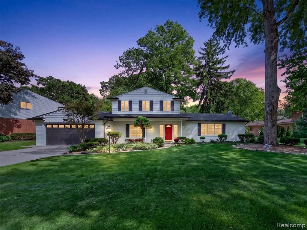 16240 Forestview Drive, Clinton Township, MI 48036