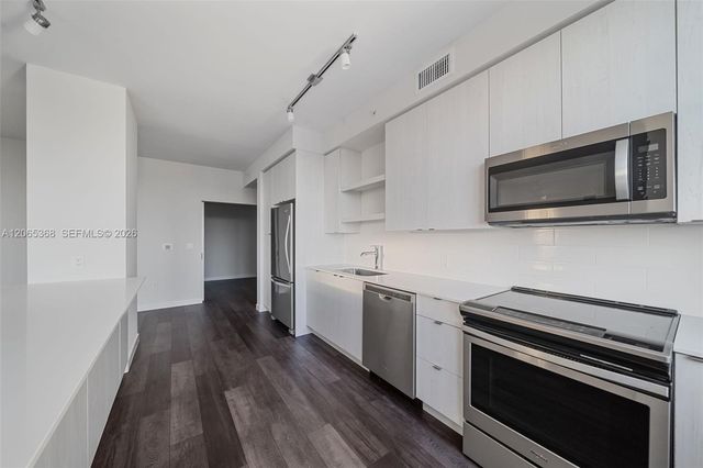 555 NE 8th Street 1801, Fort Lauderdale, FL 33304