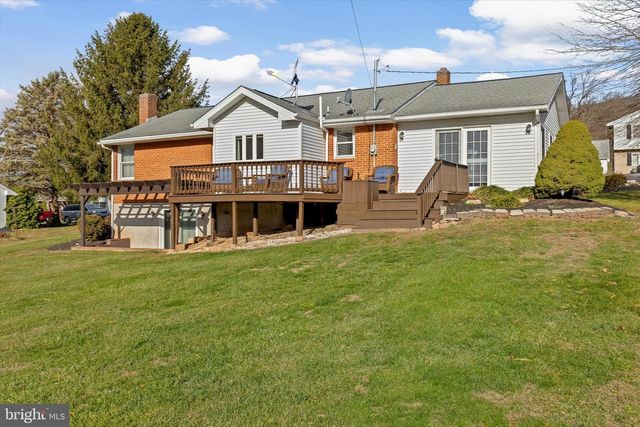 1420 N 2ND ST, Lykens, PA 17048