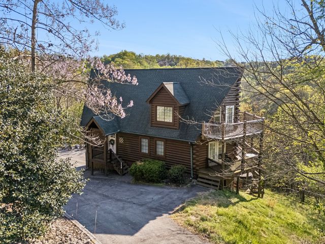 110 Lake Meadow Dr, Smithville, TN 37166