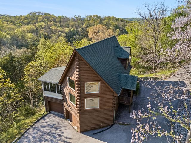 110 Lake Meadow Dr, Smithville, TN 37166