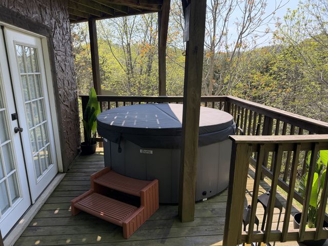 110 Lake Meadow Dr, Smithville, TN 37166
