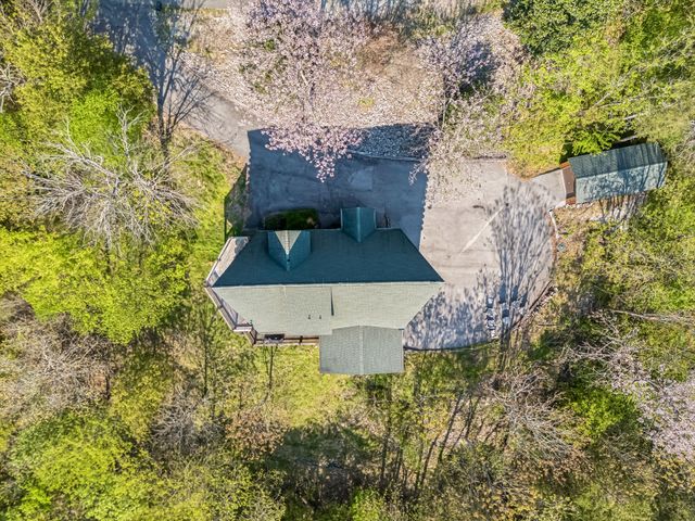 110 Lake Meadow Dr, Smithville, TN 37166