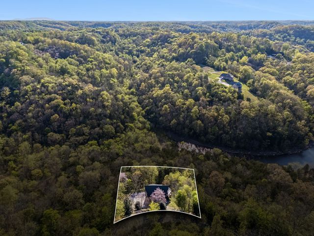 110 Lake Meadow Dr, Smithville, TN 37166