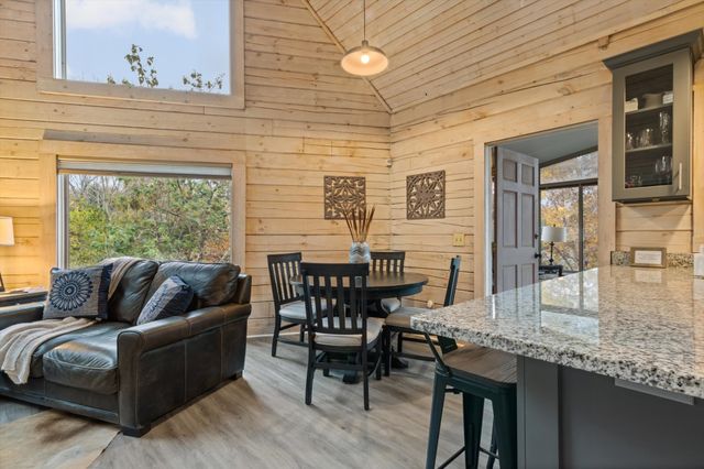 110 Lake Meadow Dr, Smithville, TN 37166