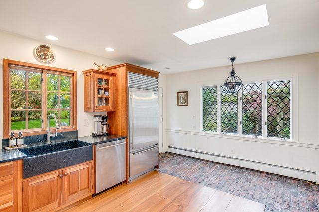 288 Merrimac St, Newburyport, MA 01950
