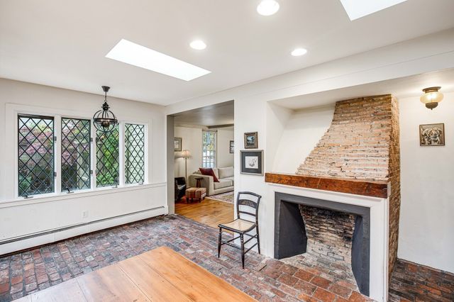 288 Merrimac St, Newburyport, MA 01950