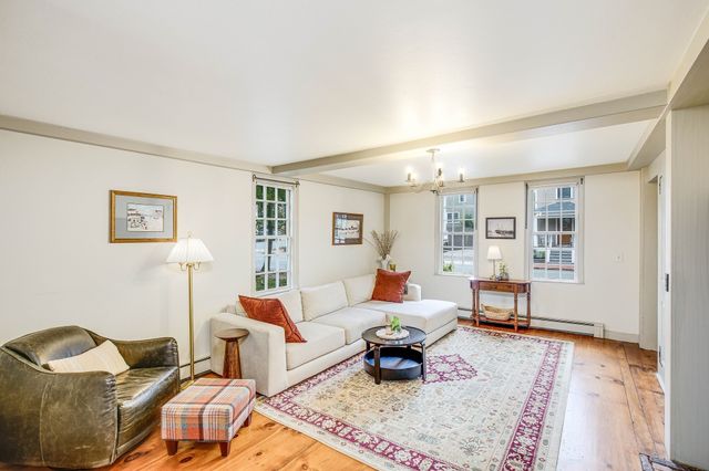 288 Merrimac St, Newburyport, MA 01950