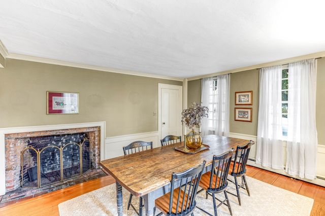 288 Merrimac St, Newburyport, MA 01950