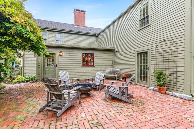 288 Merrimac St, Newburyport, MA 01950