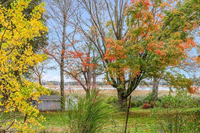 288 Merrimac St, Newburyport, MA 01950