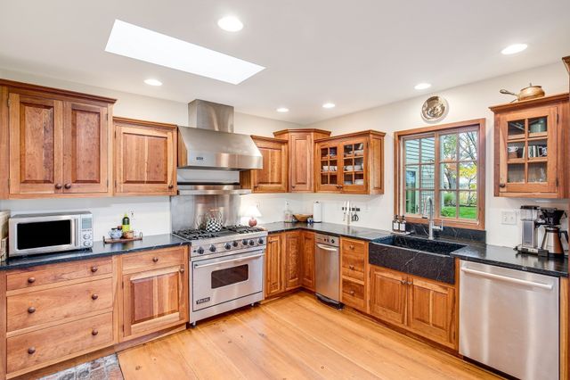 288 Merrimac St, Newburyport, MA 01950
