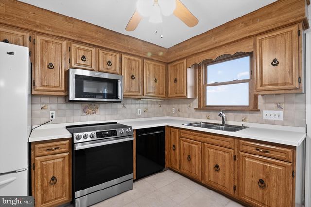 2488 BROOKHAVEN DR, Vineland, NJ 08361