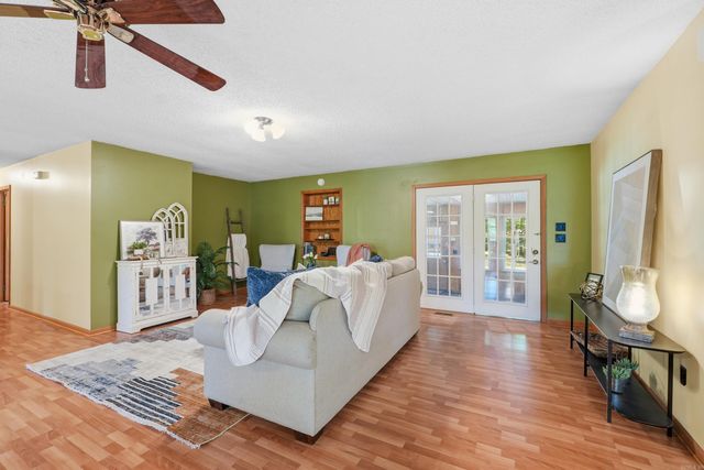 4401 Peeler Bend Road, Benton, AR 72019