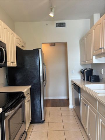 150 L PAVIA BOULEVARD 13, Venice, FL 34292