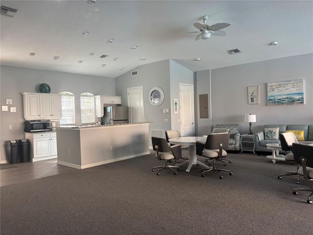 150 L PAVIA BOULEVARD 13, Venice, FL 34292