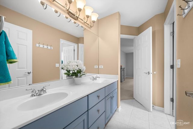 3819 Junebreeze Lane, Naperville, IL 60564