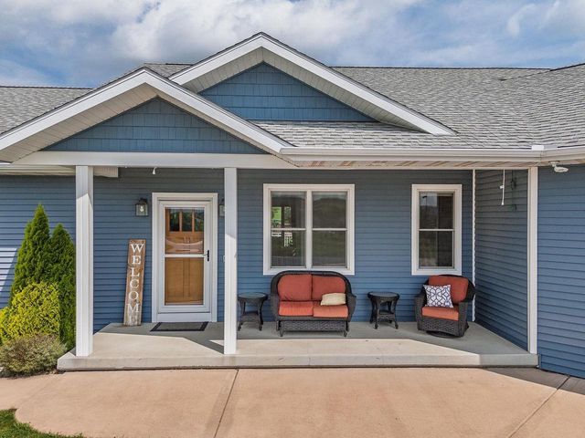 1204 N Northstar Circle, Hillsboro, WI 54634