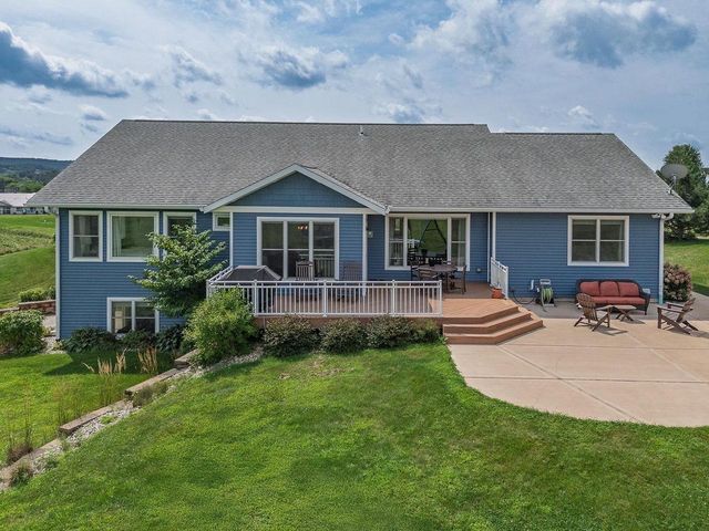 1204 N Northstar Circle, Hillsboro, WI 54634