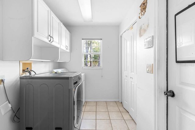 511 W COLLEGE AVENUE, Ruskin, FL 33570