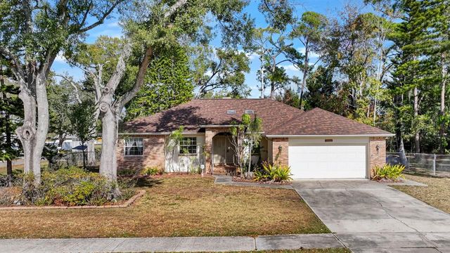 511 W COLLEGE AVENUE, Ruskin, FL 33570