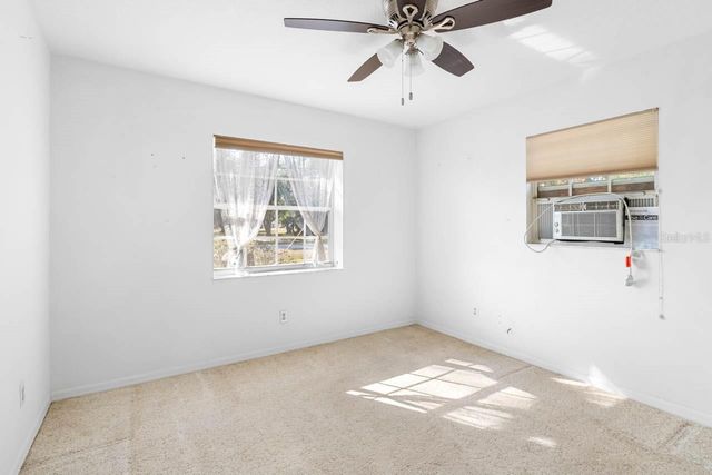 511 W COLLEGE AVENUE, Ruskin, FL 33570