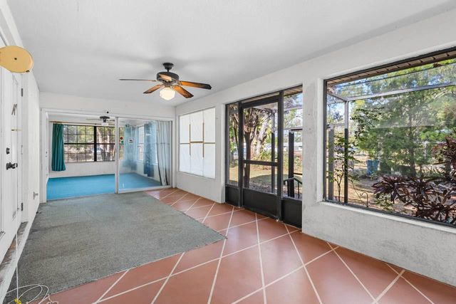 511 W COLLEGE AVENUE, Ruskin, FL 33570