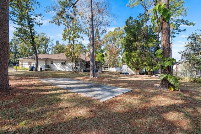511 W COLLEGE AVENUE, Ruskin, FL 33570